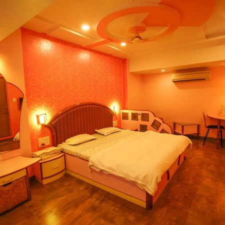 Hotel Ashiana Jamnagar Ngoại thất bức ảnh