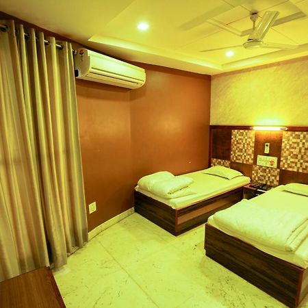 Hotel Ashiana Jamnagar Ngoại thất bức ảnh