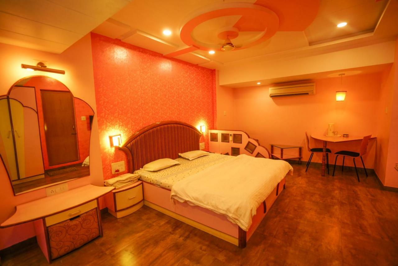 Hotel Ashiana Jamnagar Ngoại thất bức ảnh