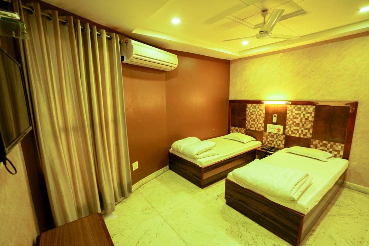 Hotel Ashiana Jamnagar Ngoại thất bức ảnh