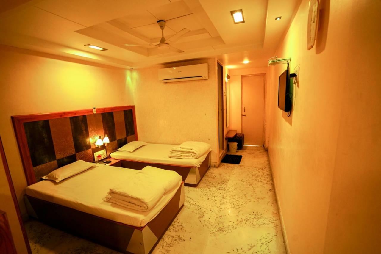 Hotel Ashiana Jamnagar Ngoại thất bức ảnh
